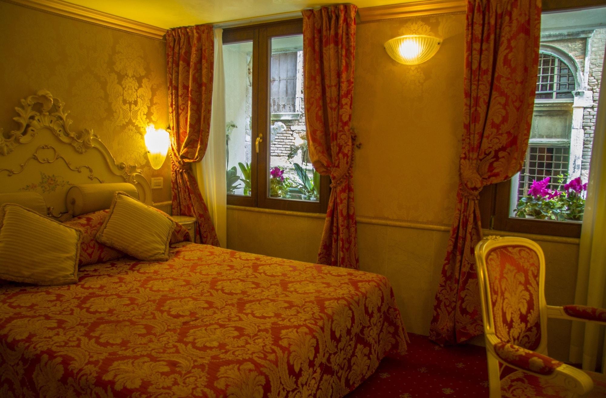 Hotel Becher Venice Exterior photo