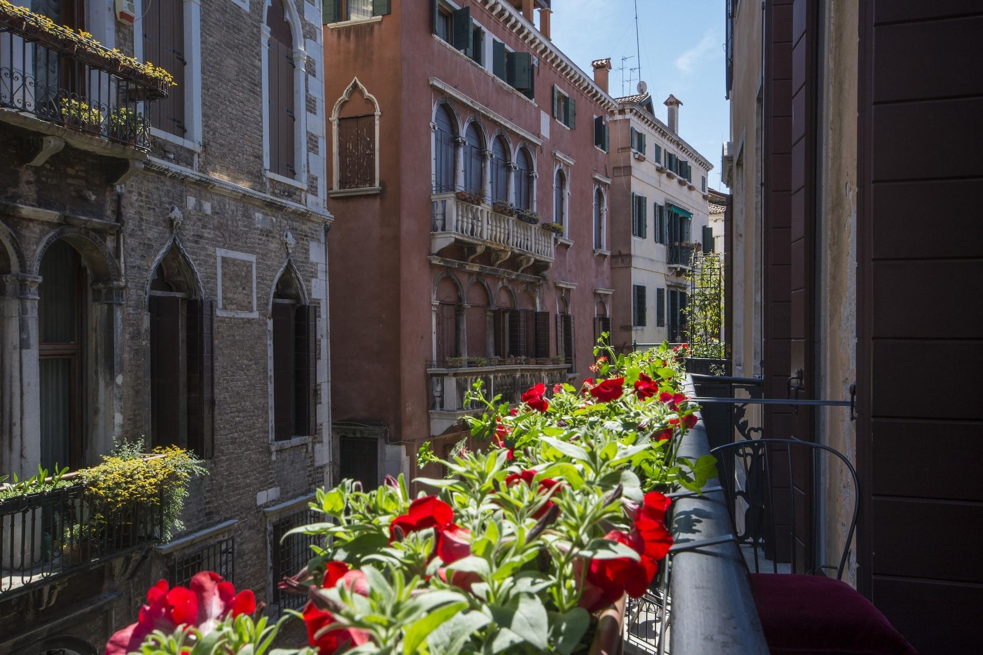 Hotel Becher Venice Exterior photo